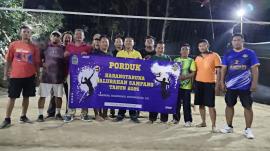 Dukuh tersenyum lebar setelah menekuk habis Kasi kaur